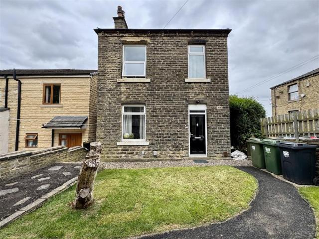 Terraced House for sale in Crosland Moor
