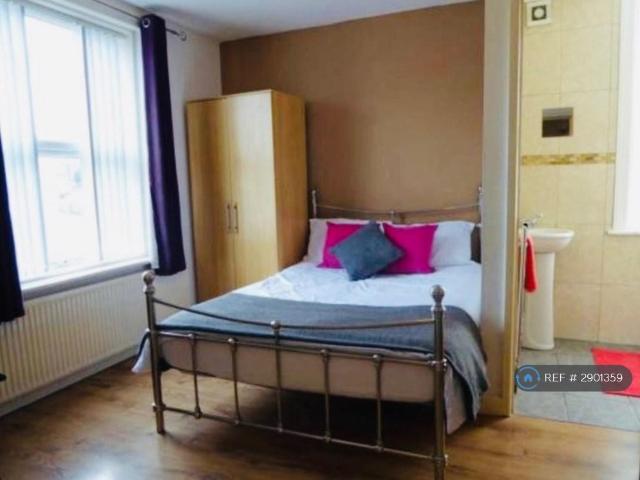 House for rent in Huddersfield, West Yorkshire