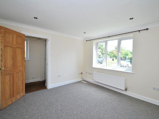 House for rent in Jackmans Estate, King's Walden