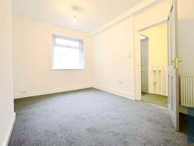 House for rent in Paddock, Milnsbridge