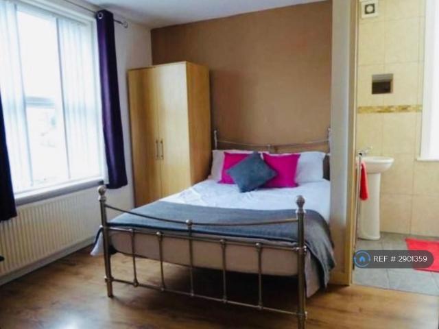 House for rent in Huddersfield, West Yorkshire