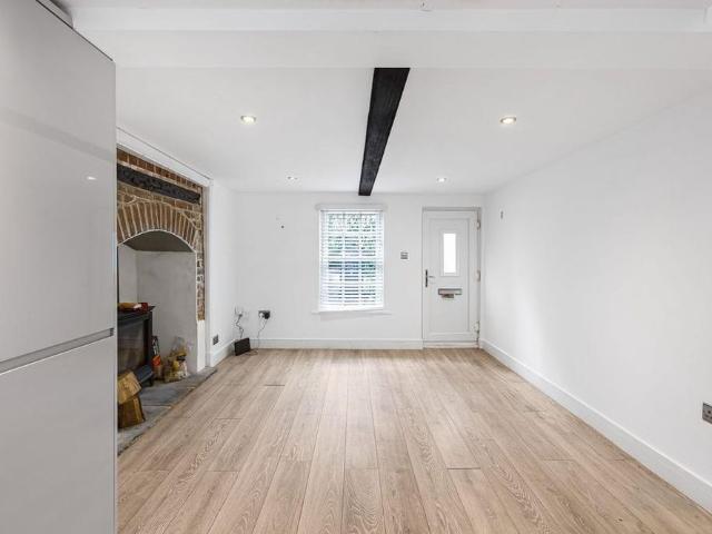 House for rent in Fretherne, Hertfordshire