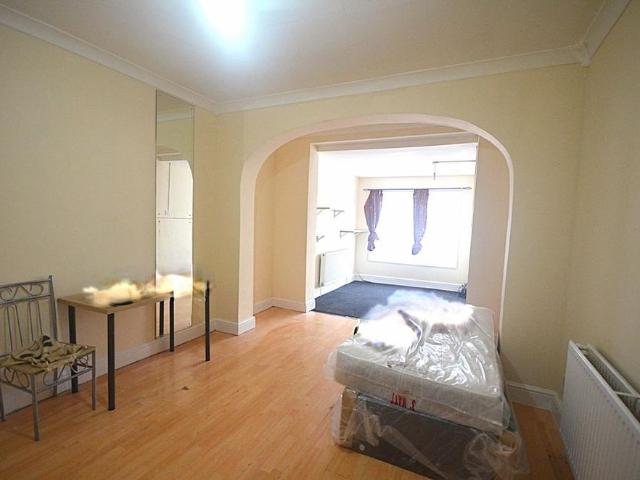 House for rent in Loxford, Greater London