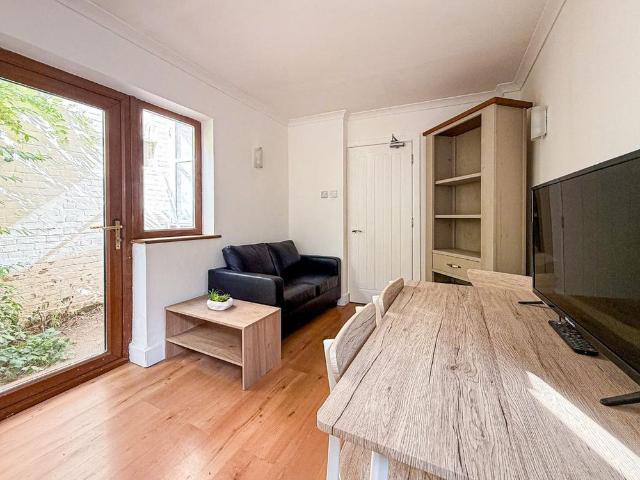 Room for rent in North Town, Rumwell