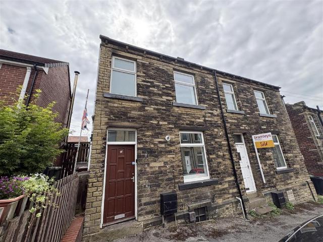 House for rent in Littletown, West Yorkshire