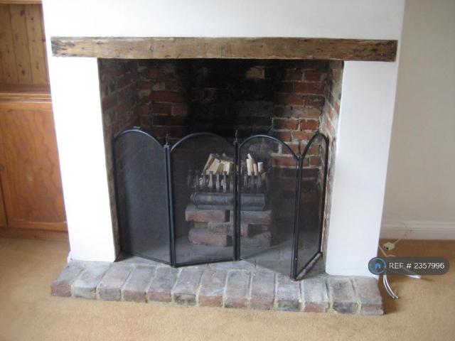 House for rent in Fole, Surrey