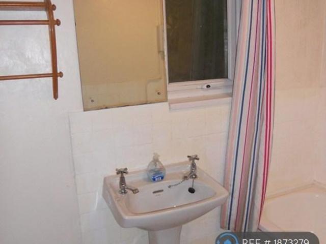 House for rent in Nangreaves, Wales