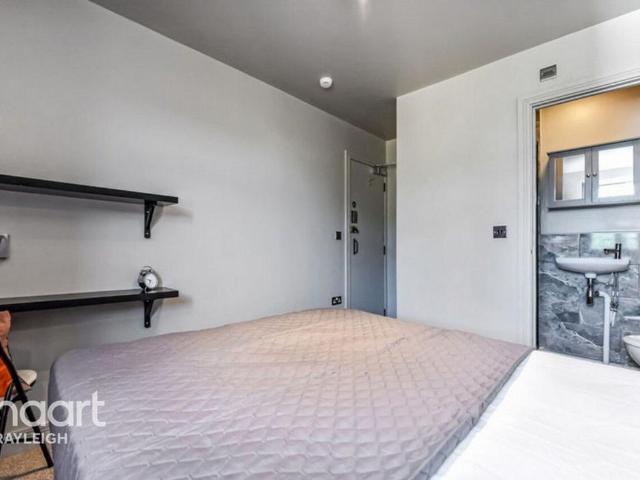 House for rent in Alton Barnes, Essex