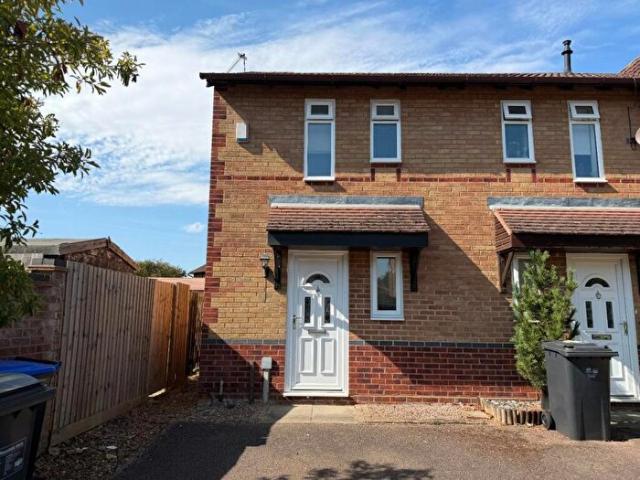 Apartment for rent in East Hunsbury, Far Cotton