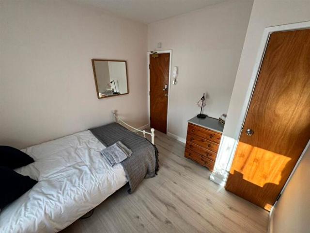 Apartment for rent in Ball Hill, West Midlands