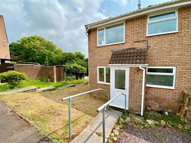 Apartment for rent in Coychurch, Wales