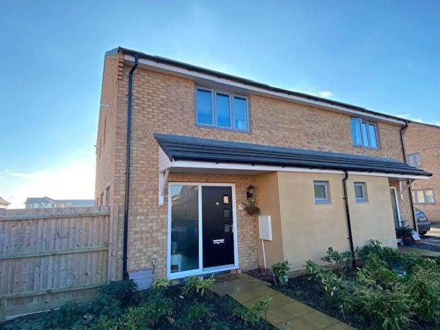 Apartment for rent in Priors Hall Park, Weldon