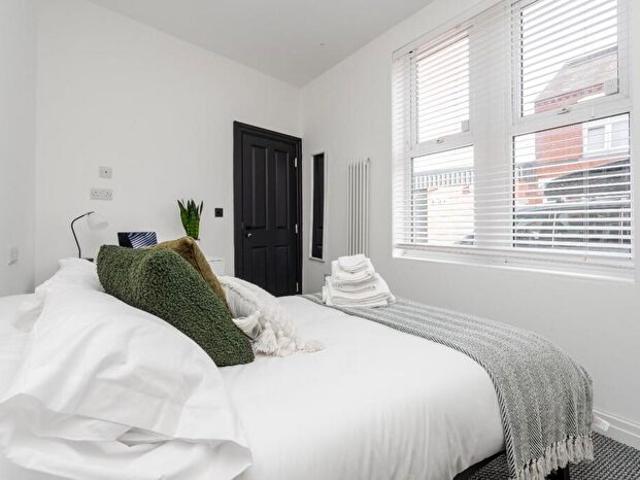 Apartment for rent in Bede Island, Old Wharf