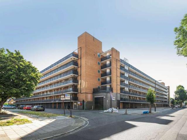 Flat for sale in Bermondsey, Greater London