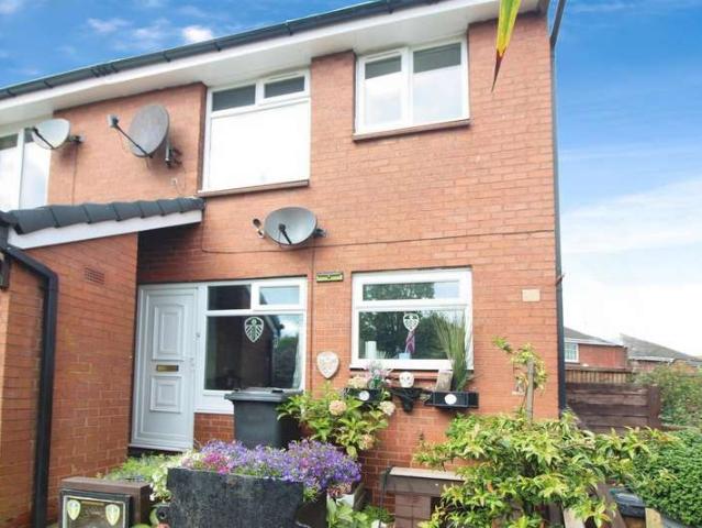 Flat for sale in Thorpe, West Yorkshire