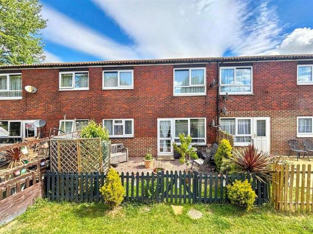 Flat for sale in Hamlands, Eastbourne
