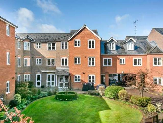 Flat for sale in Southdown, St Albans
