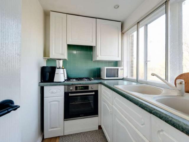 Apartment for sale in Kensal Town, Greater London