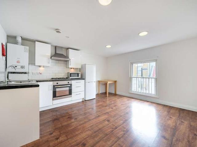 Flat for rent in London Borough of Lewisham, Deptford