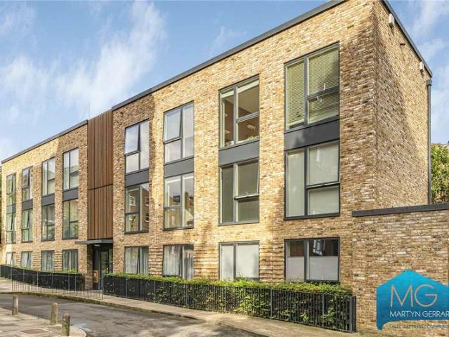 Flat for sale in Tufnell Park, Greater London