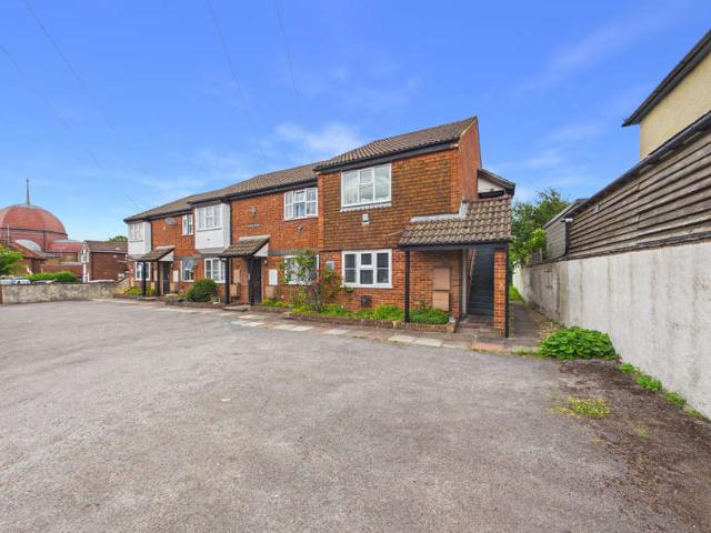Flat for sale in Princes Risborough, Buckinghamshire