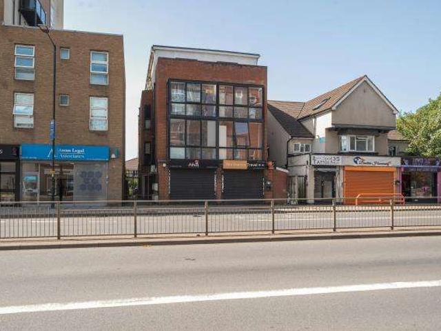 Flat for sale in Slough