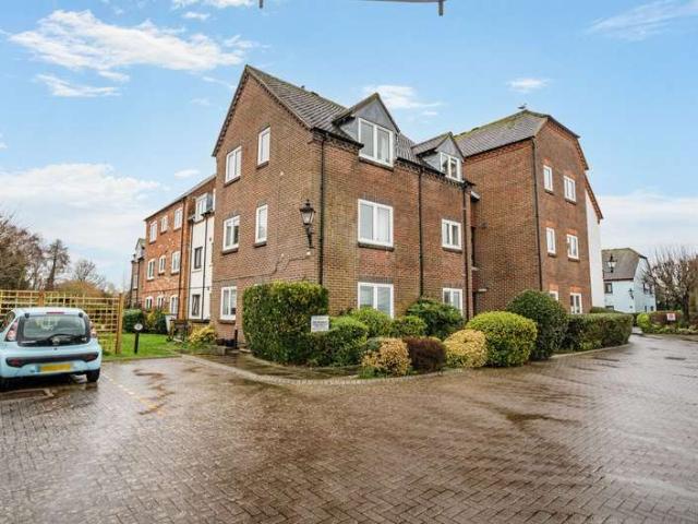 Flat for sale in Chichester, Littlecote