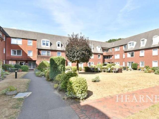 Flat for sale in Tricketts Cross, Ferndown
