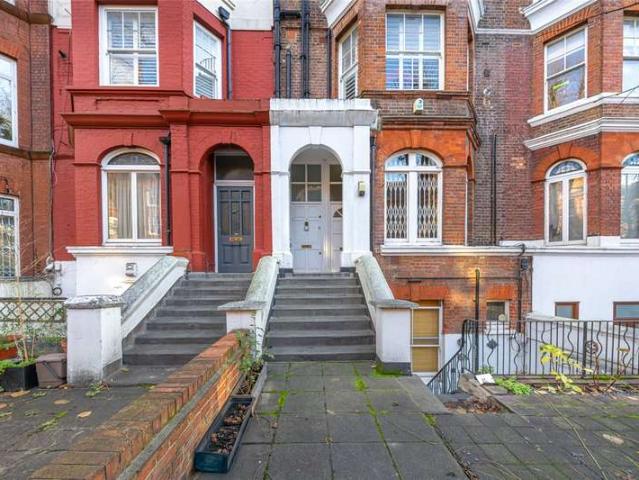 Flat for sale in South Hampstead, Greater London
