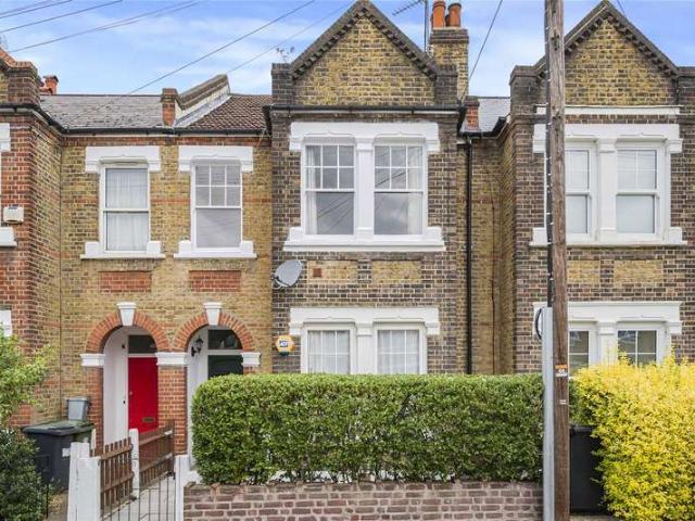 Flat for sale in London Borough of Lewisham, Ladywell