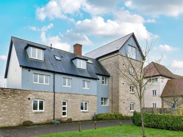 Flat for sale in Fordington