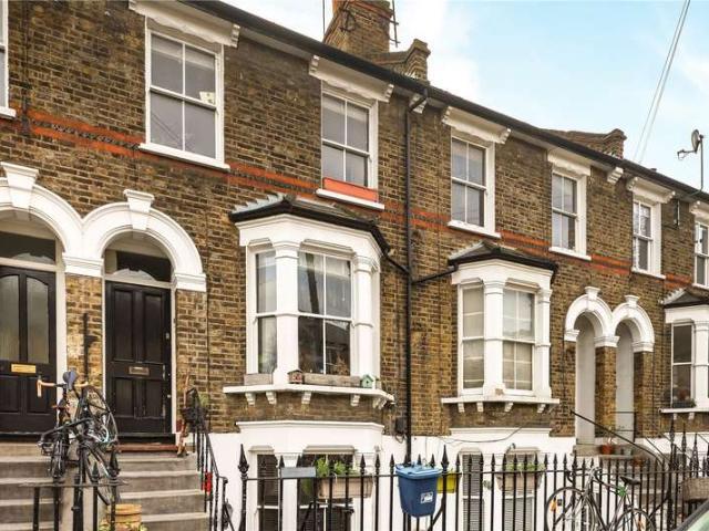 Flat for sale in Homerton, Greater London