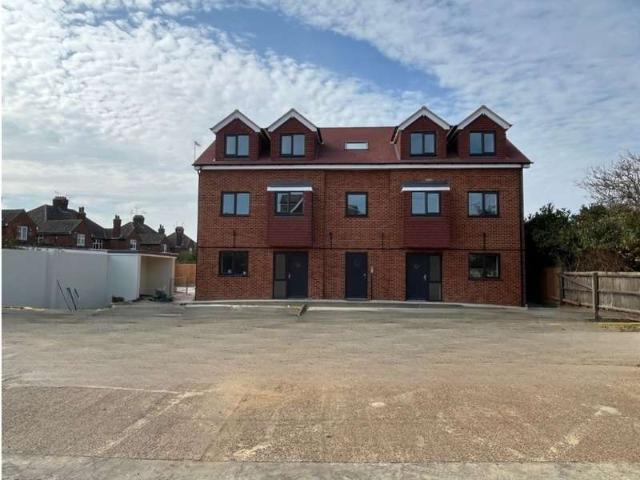 Flat for sale in Walton, Eastbridge