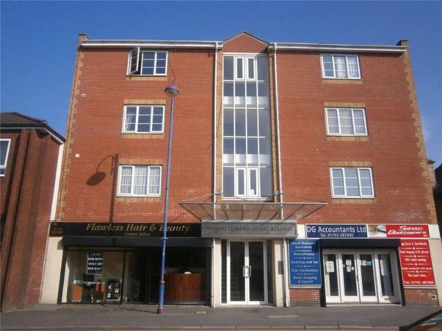 Flat for sale in Gorse Hill, Swindon