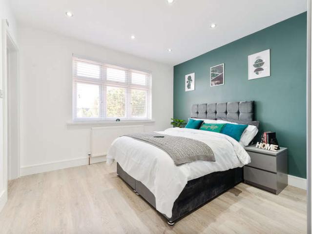 Flat for rent in Surbiton, Greater London