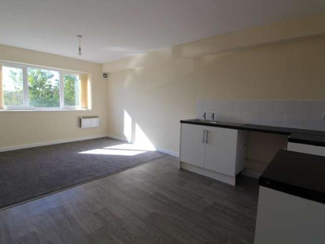 Flat for rent in Ladyhill, Newport