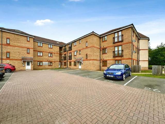 Flat for sale in The Flatts, Darlaston