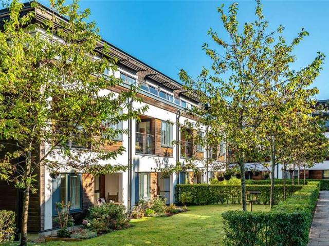 Flat for sale in Great Stoatley, Fole