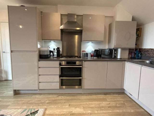 Flat for sale in Chigwell, Epping