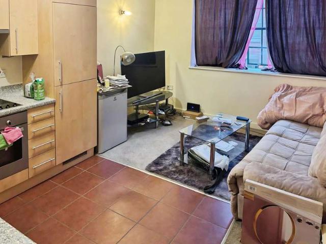 Flat for sale in St Matthew's, Old Wharf