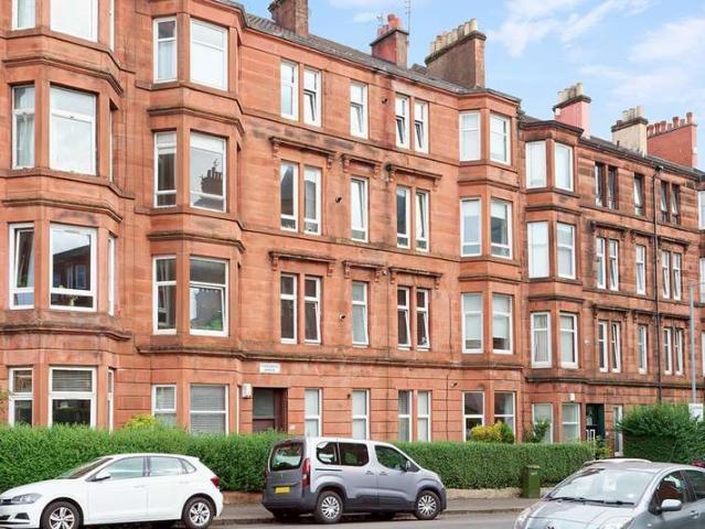Flat for sale in Thornwood, Glasgow