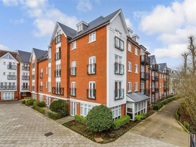 Flat for sale in St. Mildred's, The Bridge