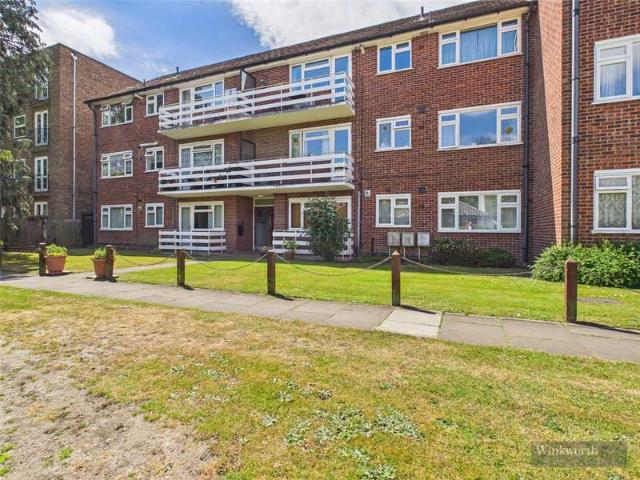 Flat for sale in Surbiton, Greater London