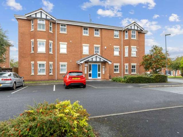 Flat for sale in Sankey Bridges, Warrington