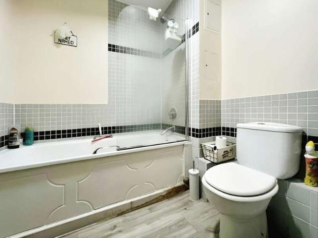 Flat for sale in Crockherbtown, Falcon Lodge