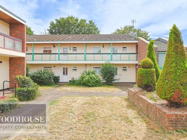 Flat for sale in Churchgate, Broxbourne