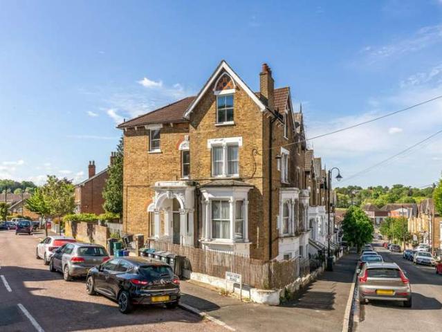 Flat for sale in London Borough of Croydon, Upper Norwood