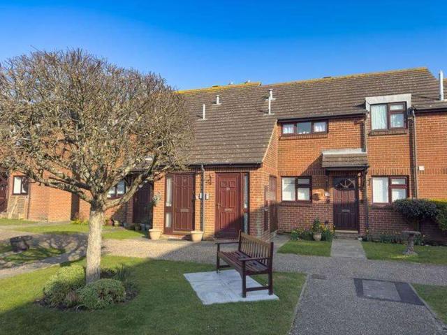 Flat for sale in Ancton, Arun