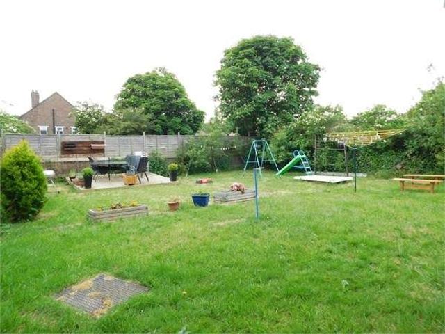 Flat for sale in London Borough of Ealing, Greenford