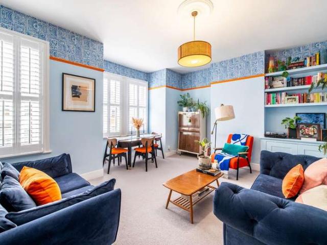 Flat for sale in New Eltham, Greater London